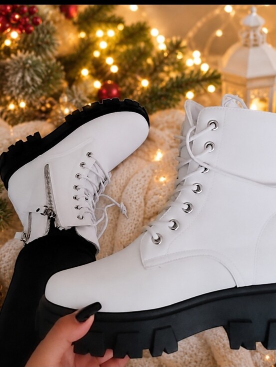 Shoes - Just In 🖤 Valeska Military White boots